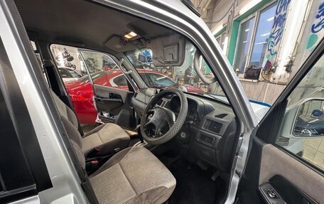 Mitsubishi Pajero iO, 2002 год, 650 000 рублей, 10 фотография