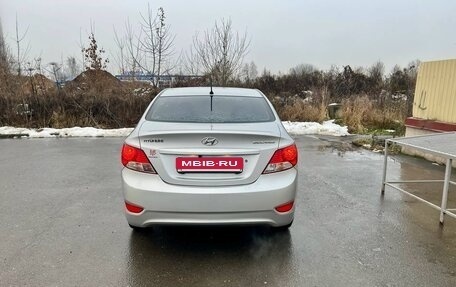 Hyundai Solaris II рестайлинг, 2013 год, 820 000 рублей, 23 фотография