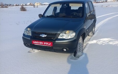 Chevrolet Niva I рестайлинг, 2011 год, 450 000 рублей, 4 фотография