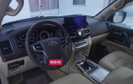 Toyota Land Cruiser 200, 2015 год, 5 637 000 рублей, 5 фотография