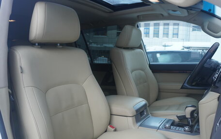 Toyota Land Cruiser 200, 2015 год, 5 637 000 рублей, 12 фотография
