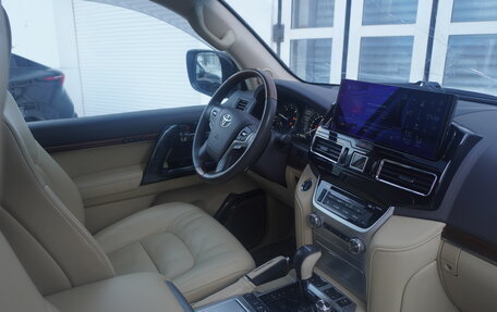 Toyota Land Cruiser 200, 2015 год, 5 637 000 рублей, 13 фотография