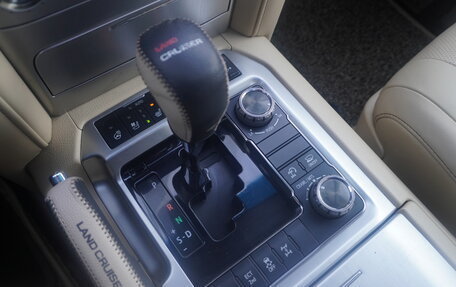 Toyota Land Cruiser 200, 2015 год, 5 637 000 рублей, 23 фотография