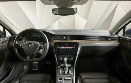 Volkswagen Passat B8 рестайлинг, 2018 год, 2 595 000 рублей, 14 фотография