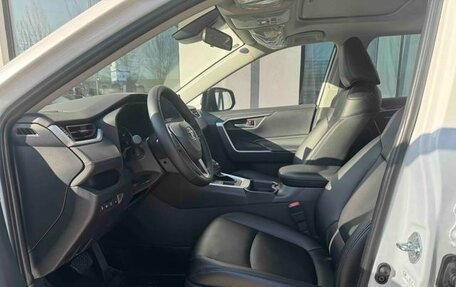 Toyota RAV4, 2024 год, 3 550 002 рублей, 10 фотография