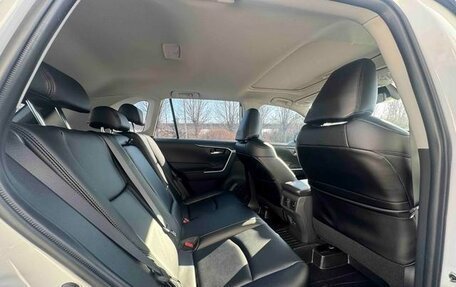 Toyota RAV4, 2024 год, 3 550 002 рублей, 15 фотография