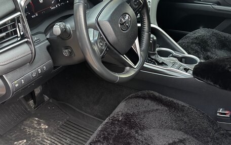 Toyota Camry, 2023 год, 3 550 000 рублей, 10 фотография