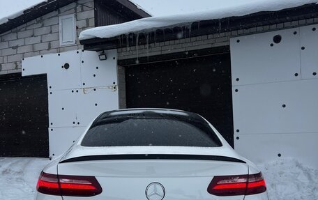 Mercedes-Benz E-Класс, 2019 год, 4 555 555 рублей, 3 фотография