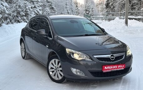 Opel Astra J, 2012 год, 900 000 рублей, 1 фотография
