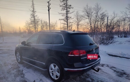 Volkswagen Touareg III, 2015 год, 3 650 000 рублей, 4 фотография