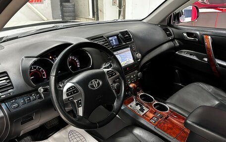 Toyota Highlander III, 2012 год, 2 357 000 рублей, 8 фотография