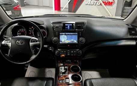 Toyota Highlander III, 2012 год, 2 357 000 рублей, 32 фотография