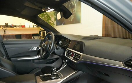 BMW 3 серия, 2019 год, 4 100 000 рублей, 18 фотография