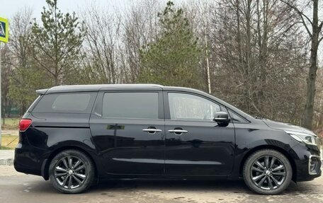 KIA Carnival III, 2020 год, 2 600 000 рублей, 3 фотография