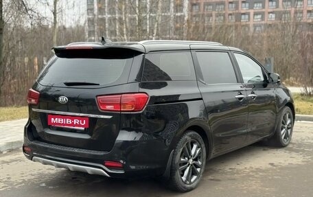 KIA Carnival III, 2020 год, 2 600 000 рублей, 4 фотография