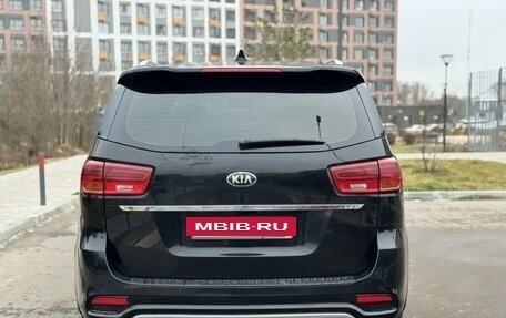 KIA Carnival III, 2020 год, 2 600 000 рублей, 5 фотография