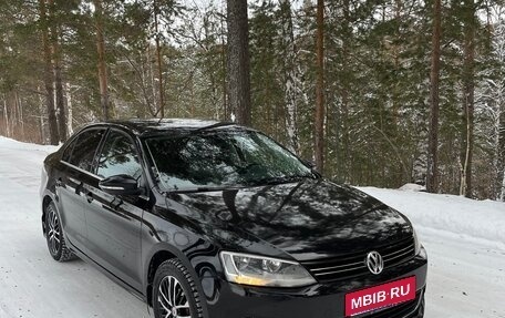 Volkswagen Jetta VI, 2013 год, 970 000 рублей, 2 фотография