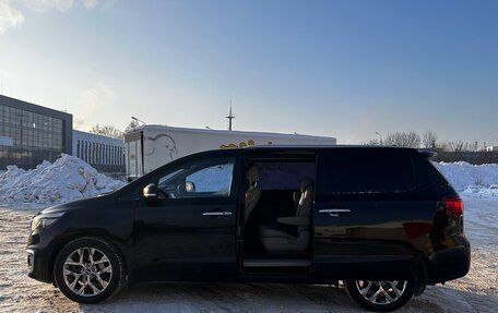 KIA Carnival III, 2017 год, 2 250 000 рублей, 4 фотография