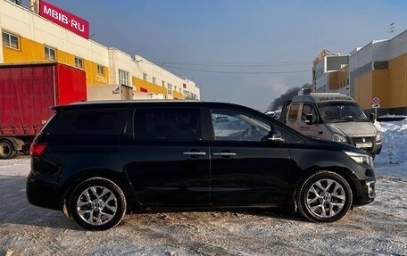 KIA Carnival III, 2017 год, 2 250 000 рублей, 8 фотография