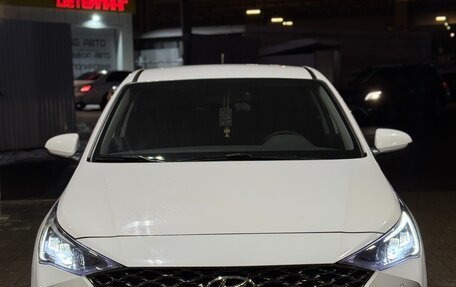 Hyundai Solaris II рестайлинг, 2021 год, 1 550 000 рублей, 2 фотография