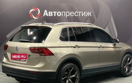 Volkswagen Tiguan II, 2018 год, 2 420 000 рублей, 4 фотография