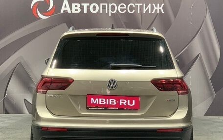Volkswagen Tiguan II, 2018 год, 2 420 000 рублей, 5 фотография