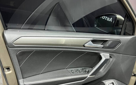 Volkswagen Tiguan II, 2018 год, 2 420 000 рублей, 12 фотография