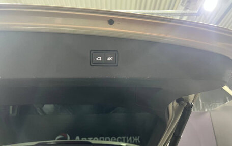 Volkswagen Tiguan II, 2018 год, 2 420 000 рублей, 17 фотография