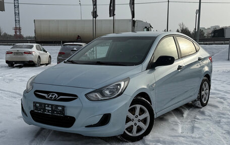 Hyundai Solaris II рестайлинг, 2011 год, 735 000 рублей, 1 фотография