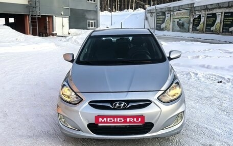 Hyundai Solaris II рестайлинг, 2011 год, 850 000 рублей, 2 фотография