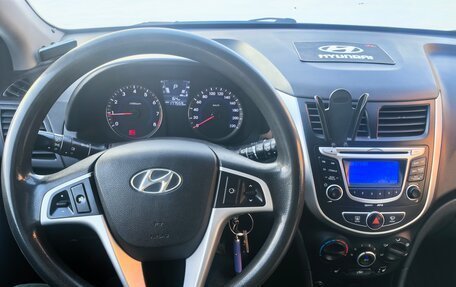 Hyundai Solaris II рестайлинг, 2011 год, 850 000 рублей, 10 фотография