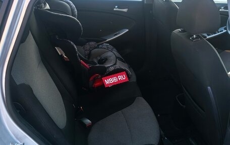 Hyundai Solaris II рестайлинг, 2011 год, 850 000 рублей, 12 фотография