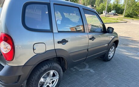Chevrolet Niva I рестайлинг, 2012 год, 585 000 рублей, 3 фотография