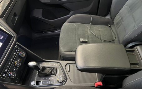 Volkswagen Tiguan II, 2017 год, 2 990 000 рублей, 20 фотография