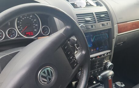 Volkswagen Touareg III, 2004 год, 999 999 рублей, 5 фотография