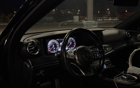 Mercedes-Benz E-Класс, 2019 год, 3 350 000 рублей, 3 фотография