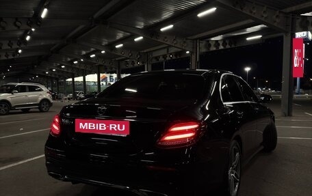 Mercedes-Benz E-Класс, 2019 год, 3 350 000 рублей, 5 фотография