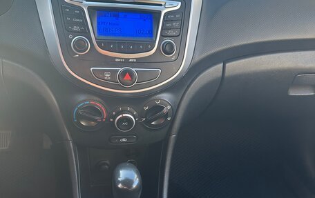 Hyundai Solaris II рестайлинг, 2011 год, 699 000 рублей, 8 фотография