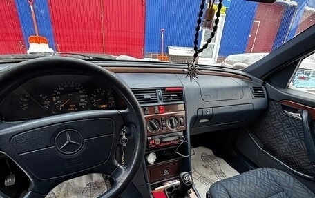 Mercedes-Benz C-Класс, 1994 год, 290 000 рублей, 1 фотография