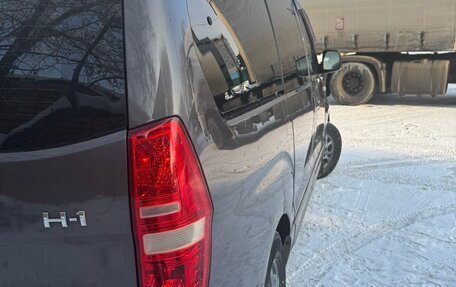 Hyundai H-1 II рестайлинг, 2011 год, 1 500 000 рублей, 7 фотография