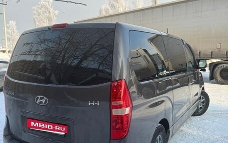 Hyundai H-1 II рестайлинг, 2011 год, 1 500 000 рублей, 8 фотография