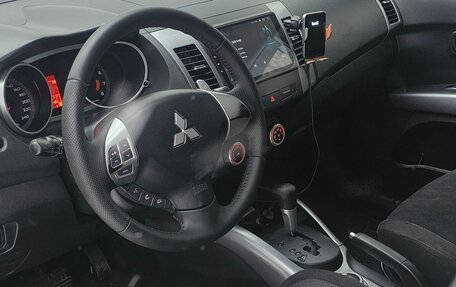 Mitsubishi Outlander III рестайлинг 3, 2008 год, 1 100 000 рублей, 14 фотография