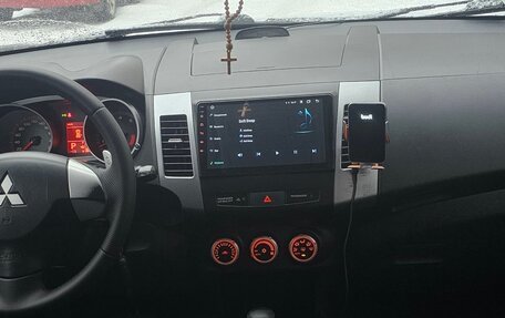 Mitsubishi Outlander III рестайлинг 3, 2008 год, 1 100 000 рублей, 9 фотография