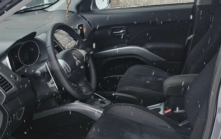 Mitsubishi Outlander III рестайлинг 3, 2008 год, 1 100 000 рублей, 15 фотография