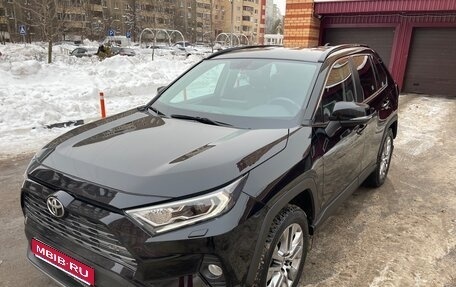 Toyota RAV4, 2021 год, 3 950 000 рублей, 1 фотография