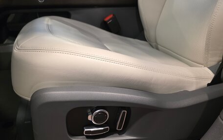 Land Rover Defender II, 2022 год, 11 900 000 рублей, 12 фотография