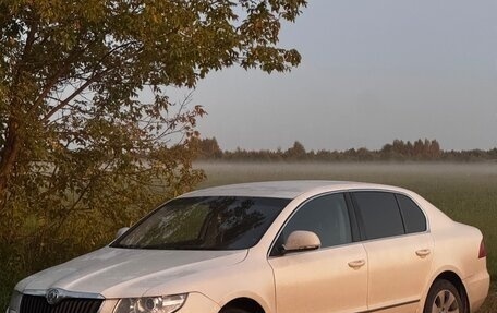 Skoda Superb III рестайлинг, 2012 год, 870 000 рублей, 1 фотография