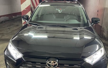 Toyota RAV4, 2021 год, 3 950 000 рублей, 2 фотография