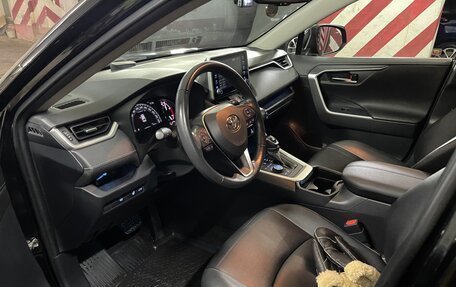 Toyota RAV4, 2021 год, 3 950 000 рублей, 3 фотография