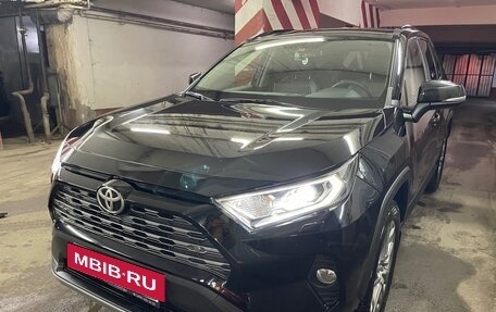 Toyota RAV4, 2021 год, 3 950 000 рублей, 10 фотография